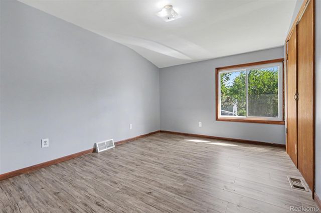 6436 Grandville Avenue, Detroit, MI 48228