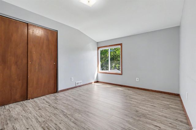 6436 Grandville Avenue, Detroit, MI 48228