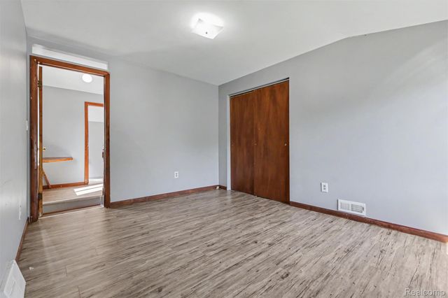 6436 Grandville Avenue, Detroit, MI 48228