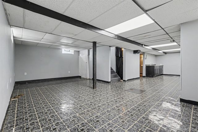 6436 Grandville Avenue, Detroit, MI 48228