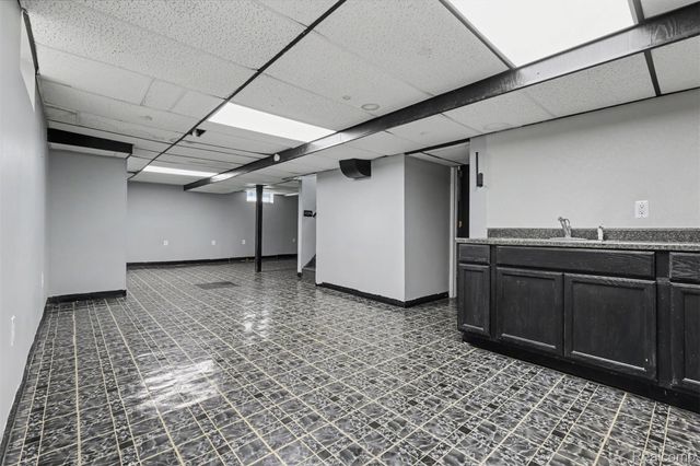 6436 Grandville Avenue, Detroit, MI 48228