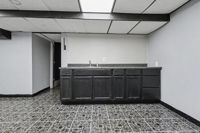 6436 Grandville Avenue, Detroit, MI 48228