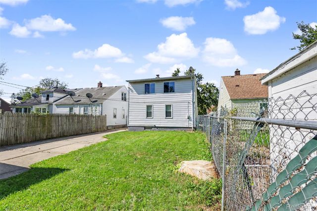 6436 Grandville Avenue, Detroit, MI 48228