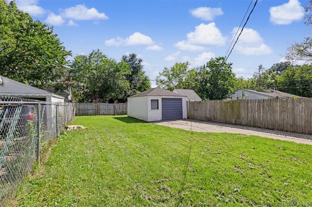 6436 Grandville Avenue, Detroit, MI 48228