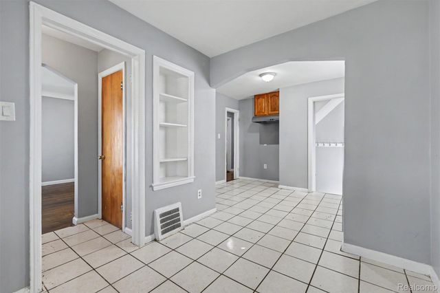 6436 Grandville Avenue, Detroit, MI 48228