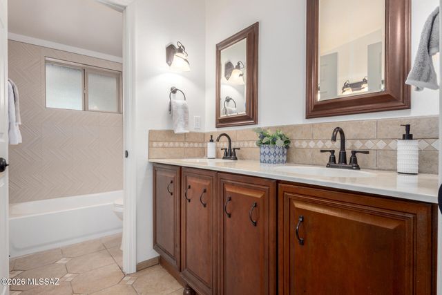 861 S Charles Avenue, Tucson, AZ 85711