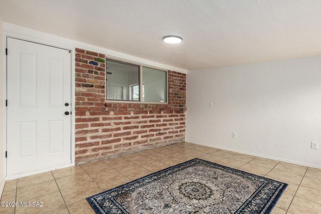 861 S Charles Avenue, Tucson, AZ 85711