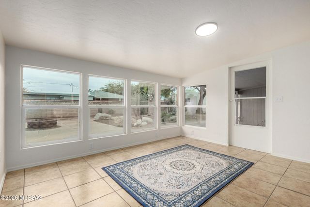 861 S Charles Avenue, Tucson, AZ 85711