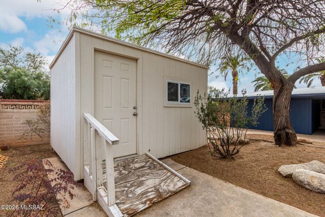 861 S Charles Avenue, Tucson, AZ 85711