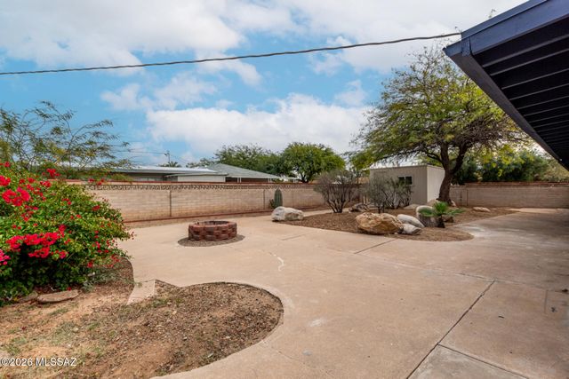 861 S Charles Avenue, Tucson, AZ 85711