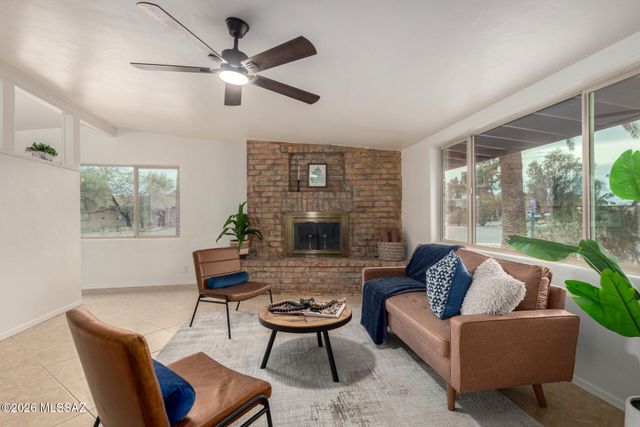 861 S Charles Avenue, Tucson, AZ 85711