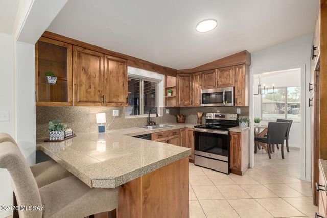 861 S Charles Avenue, Tucson, AZ 85711