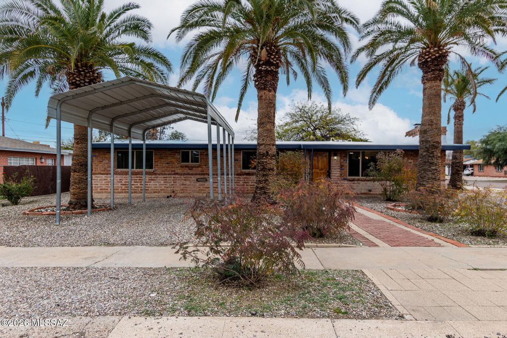 861 S Charles Avenue, Tucson, AZ 85711