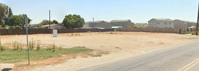 424 S Mcauliff Street, Visalia, CA 93292