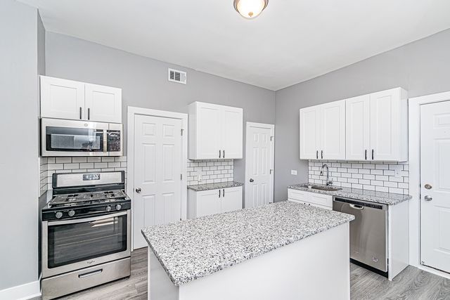 1806 N Richmond Street, Chicago, IL 60647