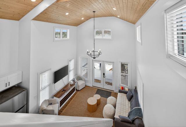 113 Shoreside Ct, Tracy City, TN 37387