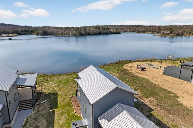 113 Shoreside Ct, Tracy City, TN 37387