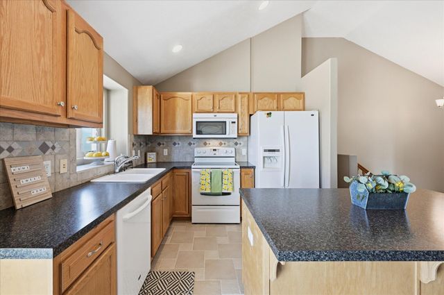 4910 CEDARBROOK Drive, Council Bluffs, IA 51503