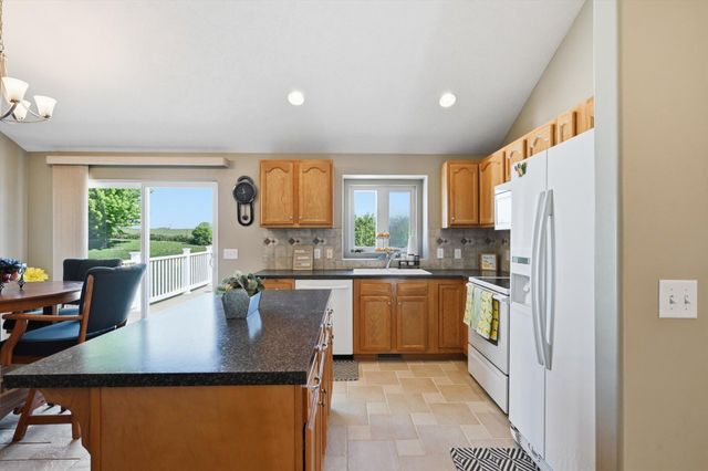 4910 CEDARBROOK Drive, Council Bluffs, IA 51503