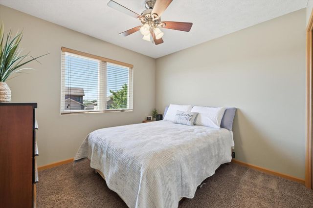 4910 CEDARBROOK Drive, Council Bluffs, IA 51503