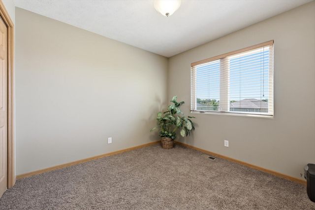 4910 CEDARBROOK Drive, Council Bluffs, IA 51503