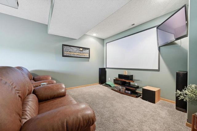 4910 CEDARBROOK Drive, Council Bluffs, IA 51503