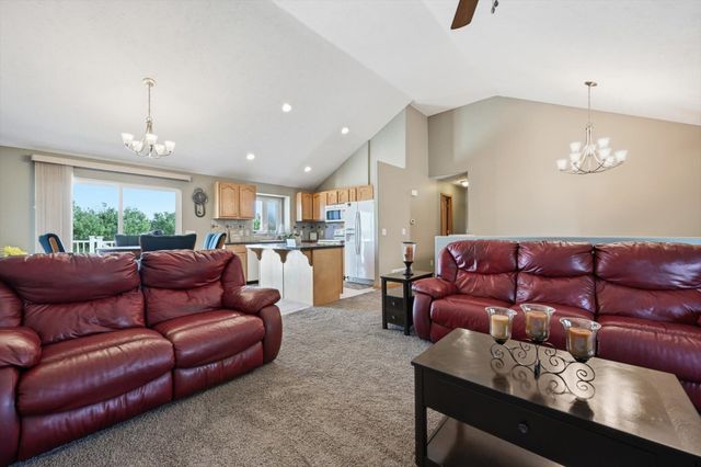 4910 CEDARBROOK Drive, Council Bluffs, IA 51503