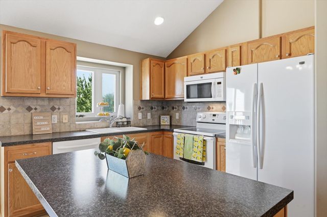 4910 CEDARBROOK Drive, Council Bluffs, IA 51503