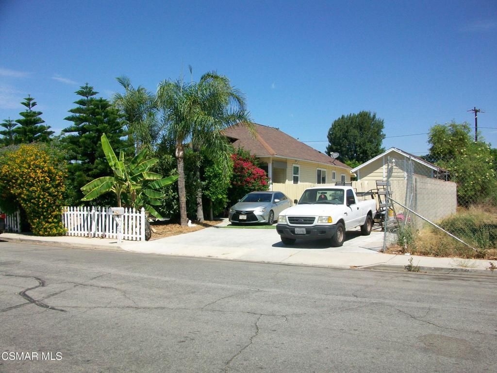 923 Pacific Avenue, Simi Valley, CA 93065