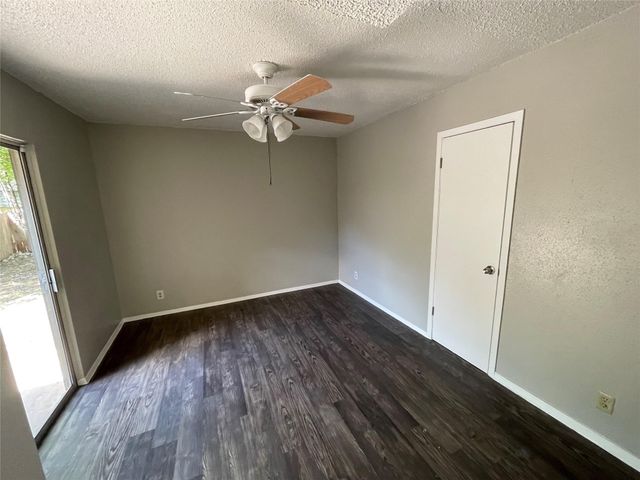 5806 Emerald Forest DR A, Austin, TX 78745