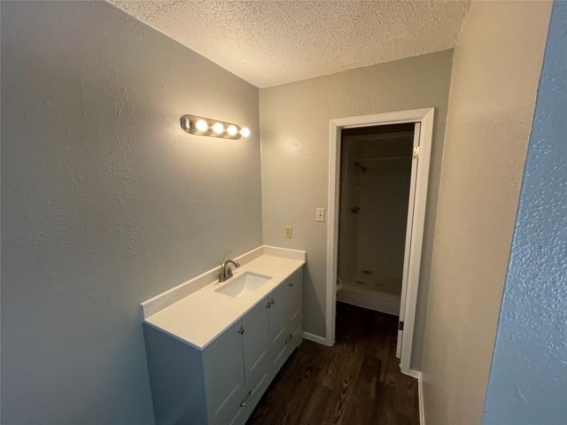 5806 Emerald Forest DR A, Austin, TX 78745