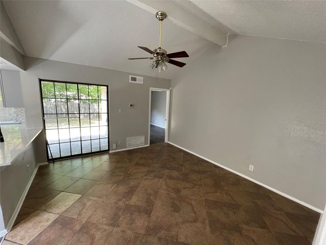 5806 Emerald Forest DR A, Austin, TX 78745