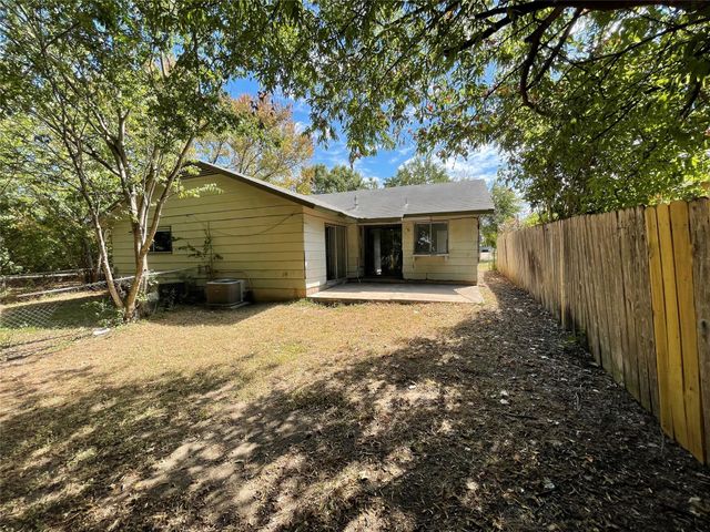 5806 Emerald Forest DR A, Austin, TX 78745