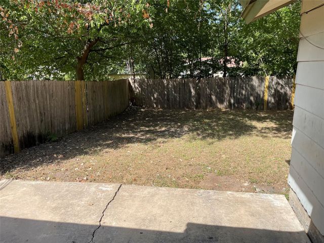 5806 Emerald Forest DR A, Austin, TX 78745