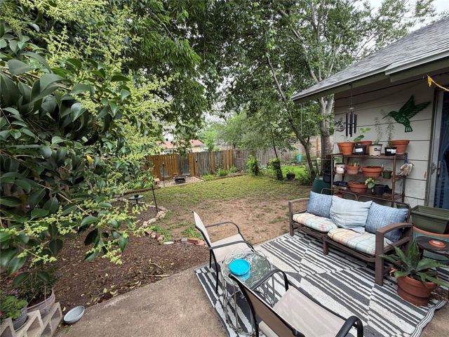 5806 Emerald Forest DR A, Austin, TX 78745