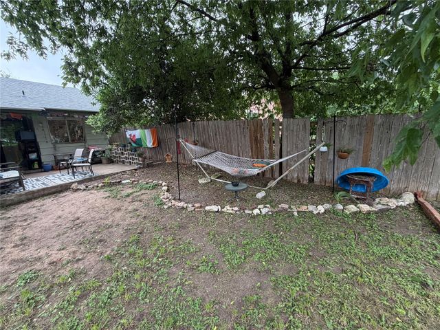 5806 Emerald Forest DR A, Austin, TX 78745