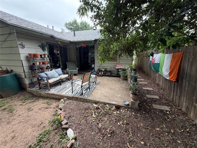 5806 Emerald Forest DR A, Austin, TX 78745