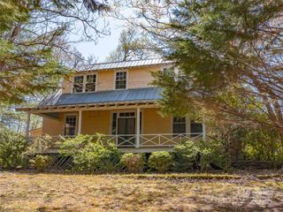 443 Shand Street, Saluda, NC 28773