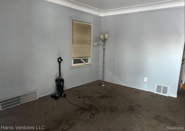 9940 Vaughan Street, Detroit, MI 48228