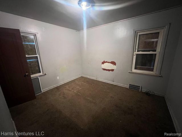 9940 Vaughan Street, Detroit, MI 48228