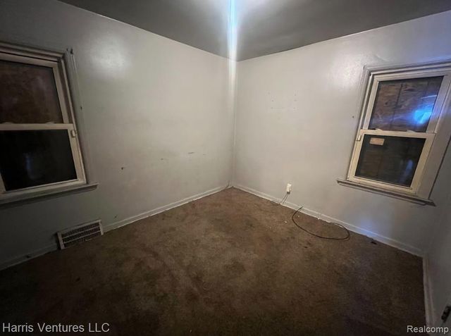 9940 Vaughan Street, Detroit, MI 48228