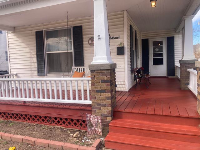 211 Allison St, Newton, KS 67114