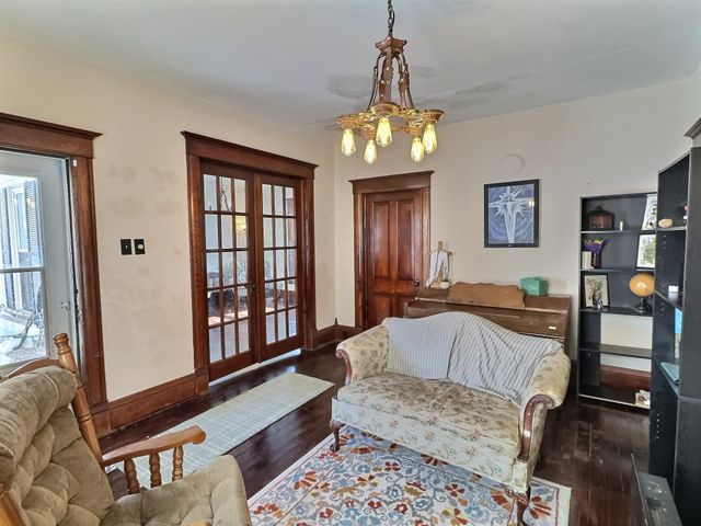 211 Allison St, Newton, KS 67114