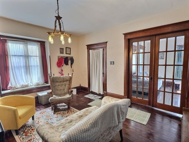 211 Allison St, Newton, KS 67114