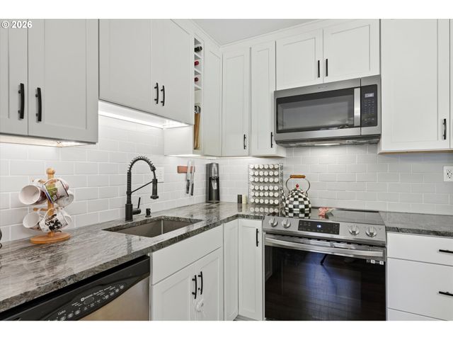 2021 Sw MAIN St 41, Portland, OR 97205
