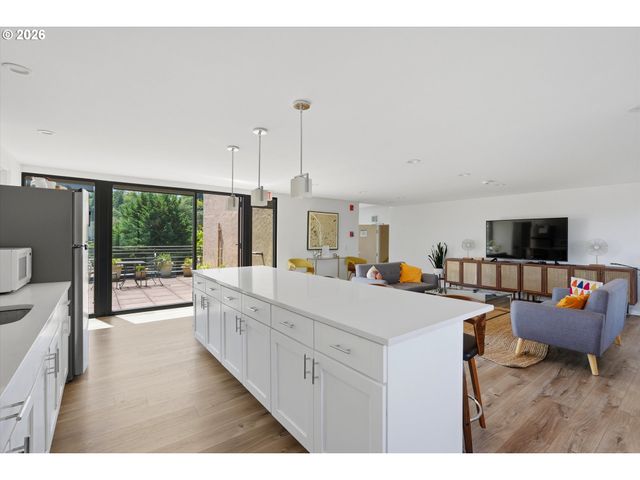2021 Sw MAIN St 41, Portland, OR 97205