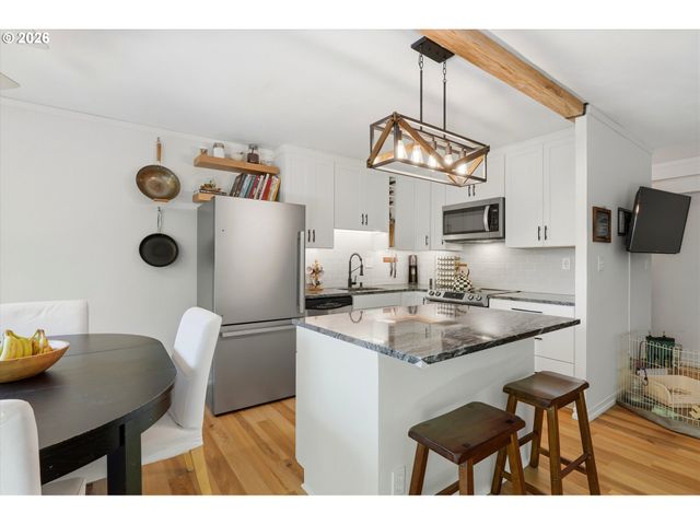 2021 Sw MAIN St 41, Portland, OR 97205