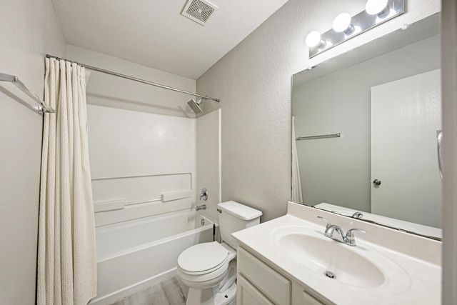 115 Camellia DR, Hutto, TX 78634