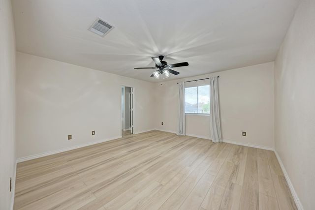 115 Camellia DR, Hutto, TX 78634