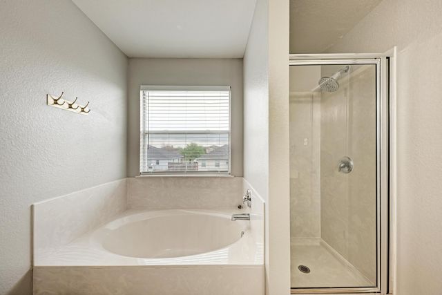 115 Camellia DR, Hutto, TX 78634